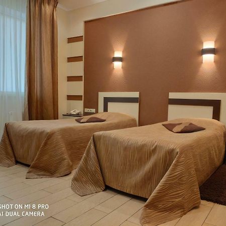 אודסה Columbus Hotel מראה חיצוני תמונה