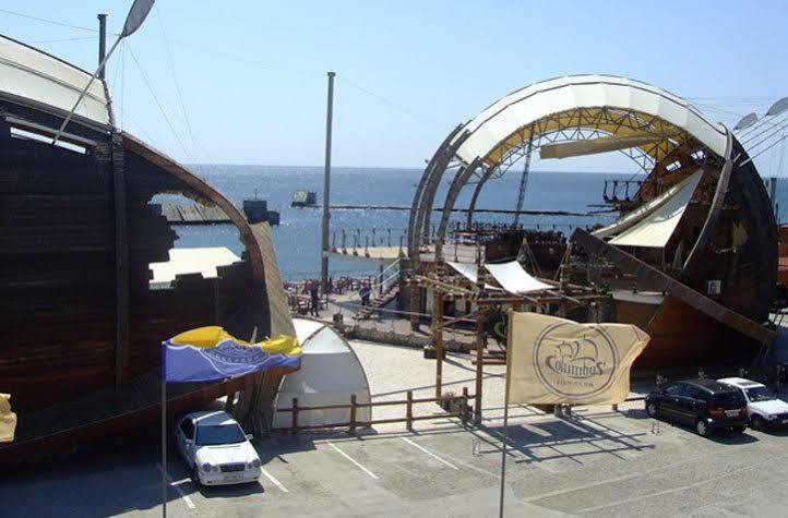 אודסה Columbus Hotel מראה חיצוני תמונה