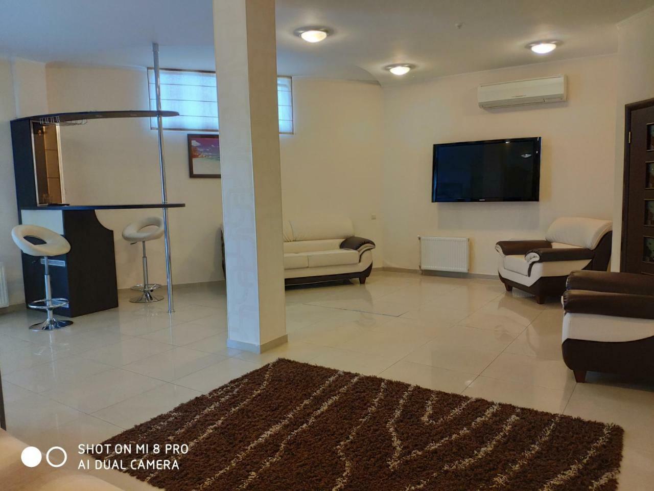 אודסה Columbus Hotel מראה חיצוני תמונה