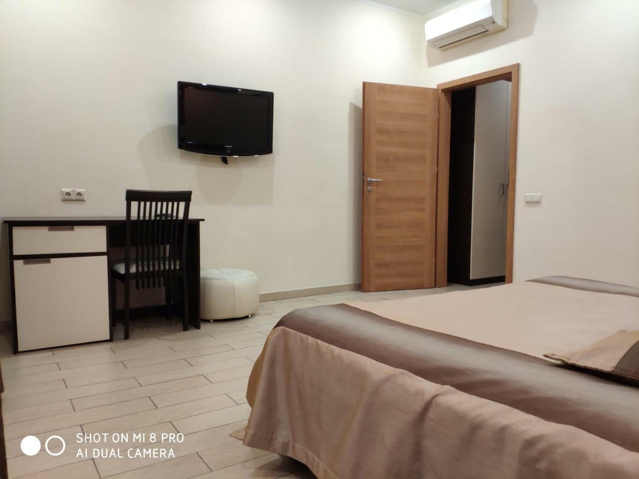 אודסה Columbus Hotel מראה חיצוני תמונה