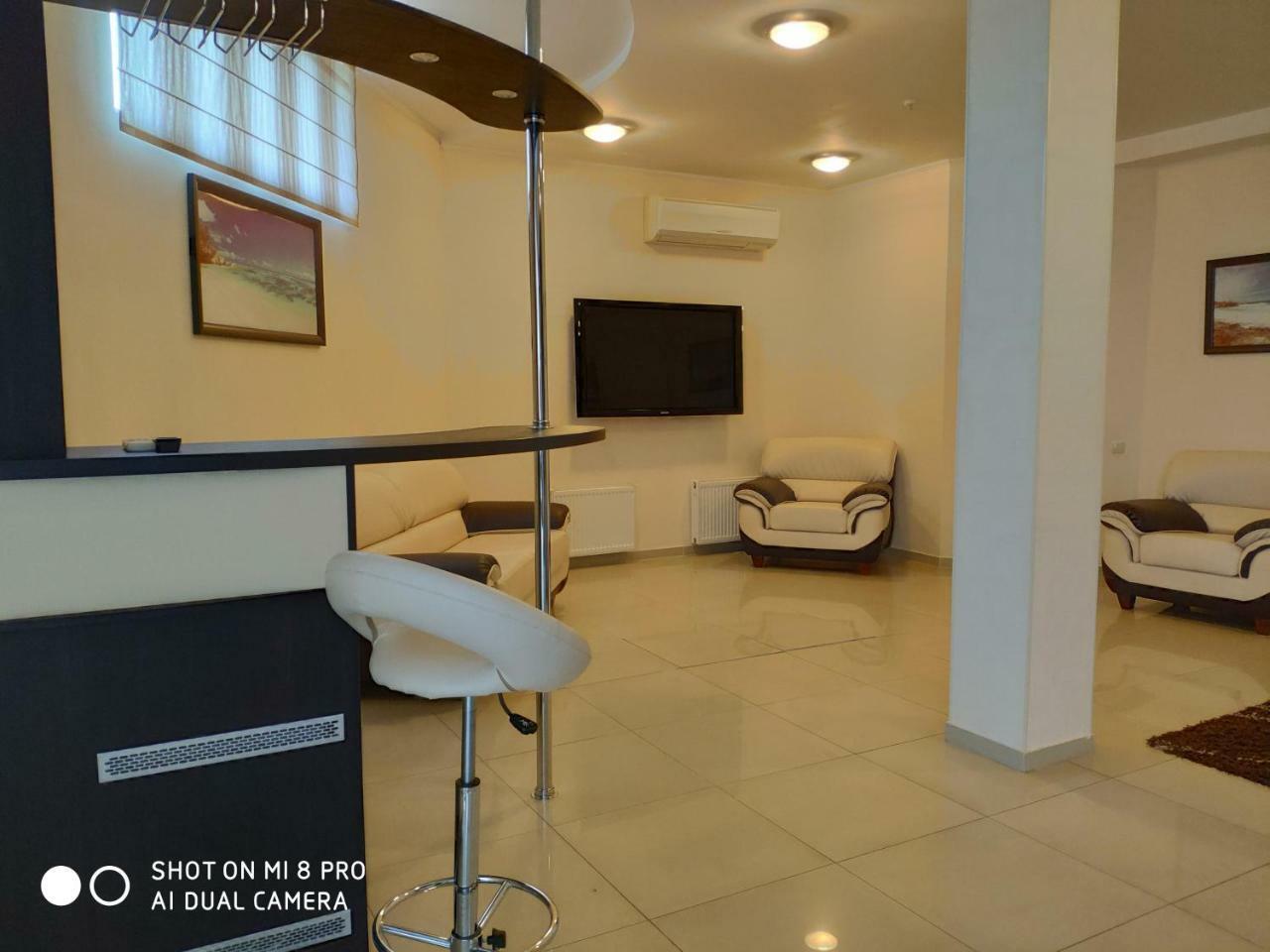 אודסה Columbus Hotel מראה חיצוני תמונה